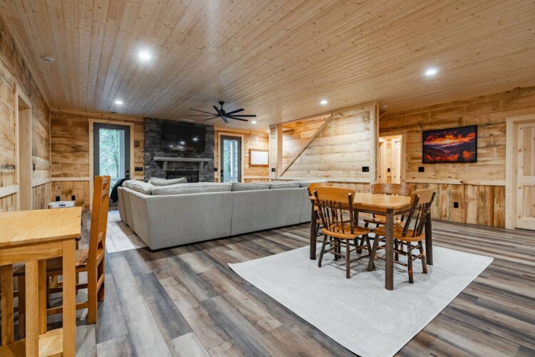 lakefront north georgia cabin