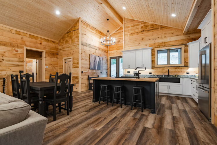 lakefront north georgia cabin