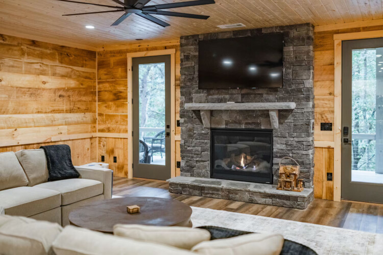 lakefront north georgia cabin