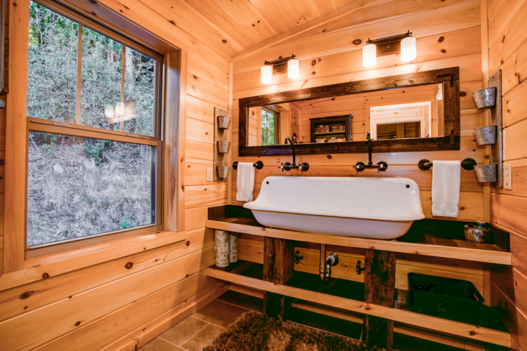 saluda cabin rentals