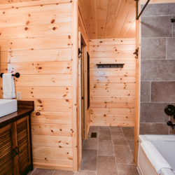 saluda cabin rentals