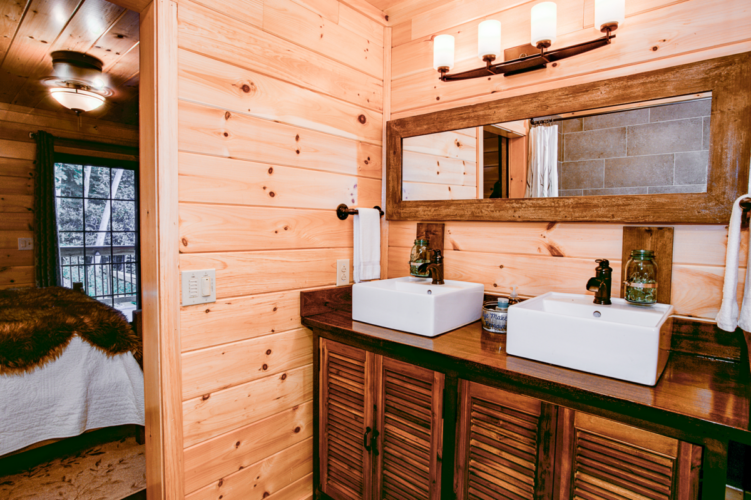 saluda cabin rentals