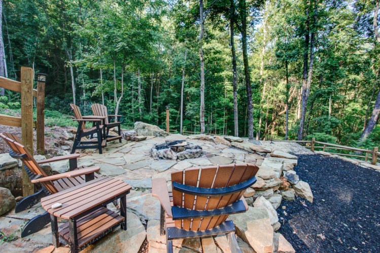 saluda cabin rentals