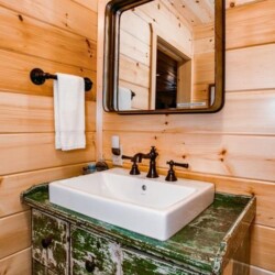saluda cabin rentals