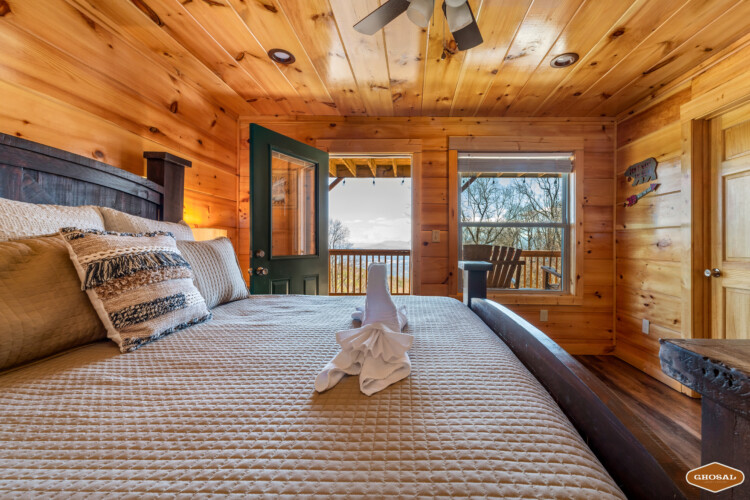 cabin rentals for large groups in pigeon forge