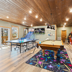 large cabins in gatlinburg