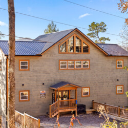 large cabins in gatlinburg