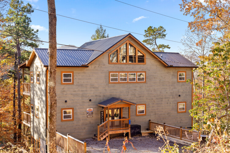 large cabins in gatlinburg