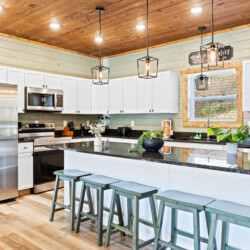 large cabins in gatlinburg