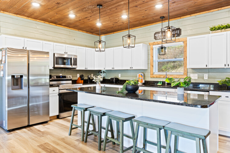 large cabins in gatlinburg