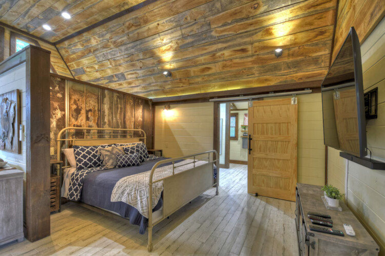 romantic cabin near downtown blue ridge ga