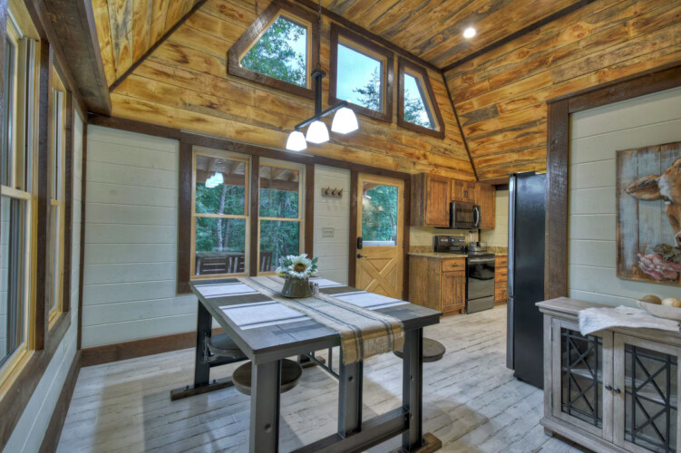 romantic cabin near downtown blue ridge ga