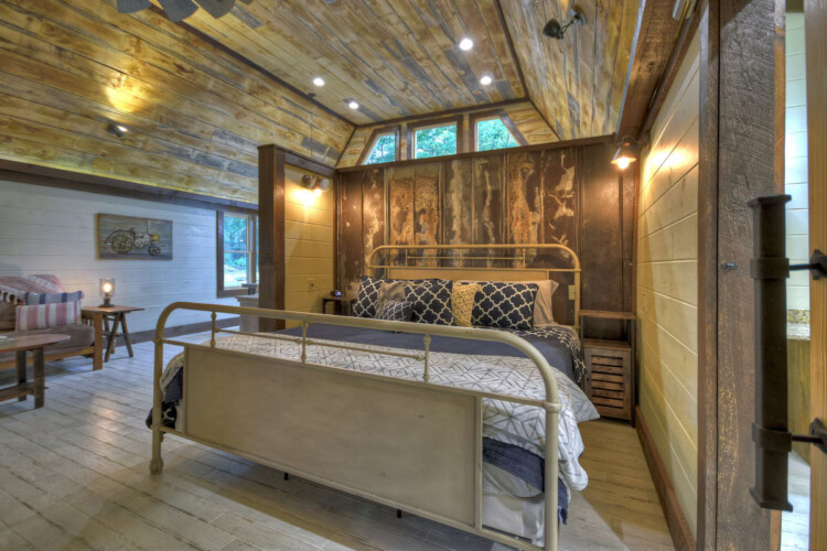 romantic cabin near downtown blue ridge ga