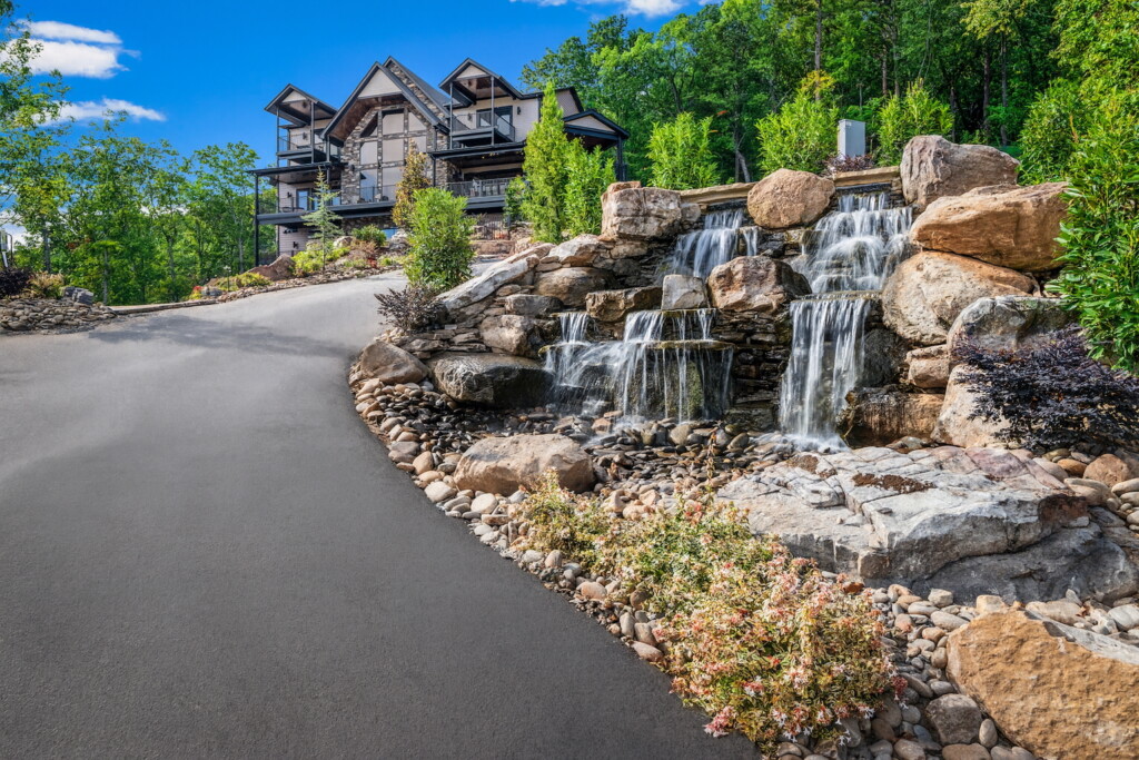 large cabin rentals pigeon forge