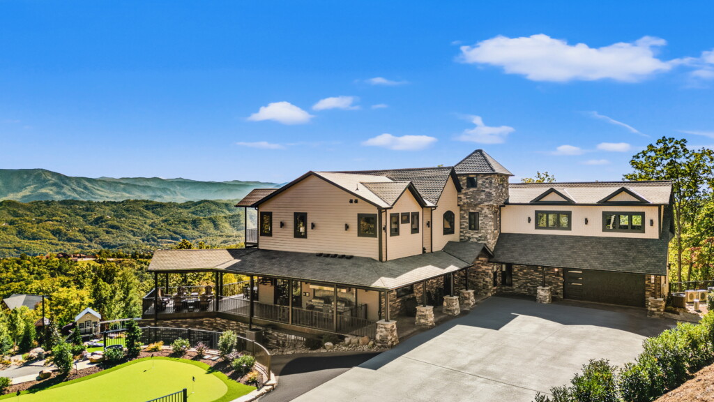 large cabin rentals pigeon forge