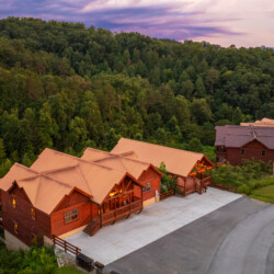 8 bedroom cabins in gatlinburg tn