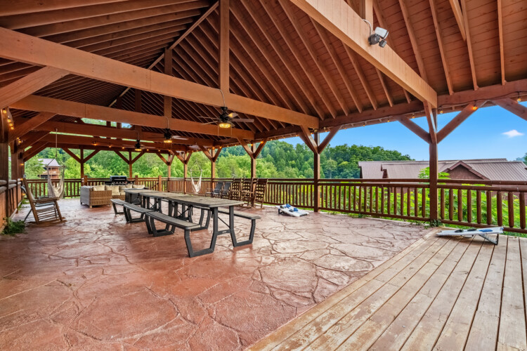 8 bedroom cabins in gatlinburg tn