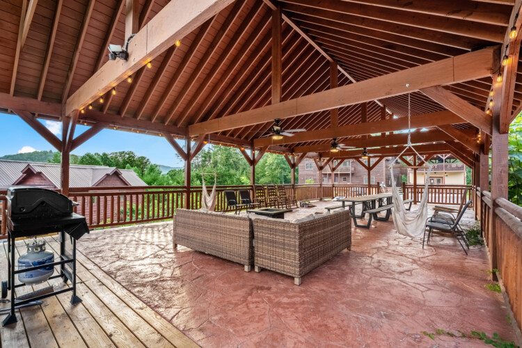 8 bedroom cabins in gatlinburg tn