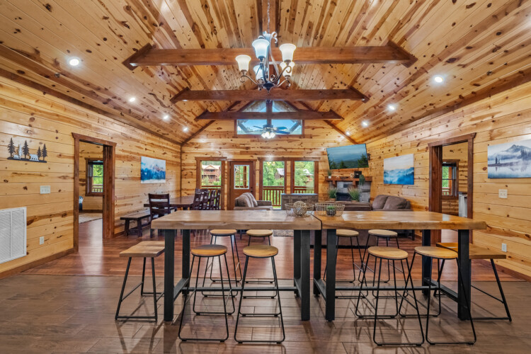 8 bedroom cabins in gatlinburg tn