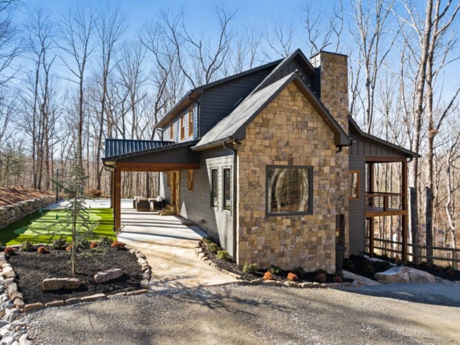 luxury blue ridge ga cabin with hot tub