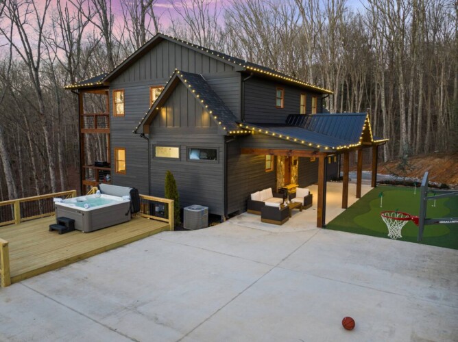 luxury blue ridge ga cabin with hot tub