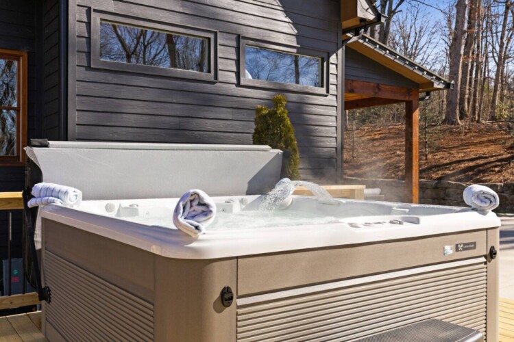 luxury blue ridge ga cabin with hot tub