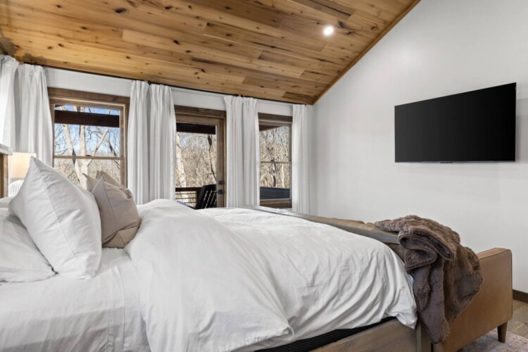 luxury blue ridge ga cabin with hot tub