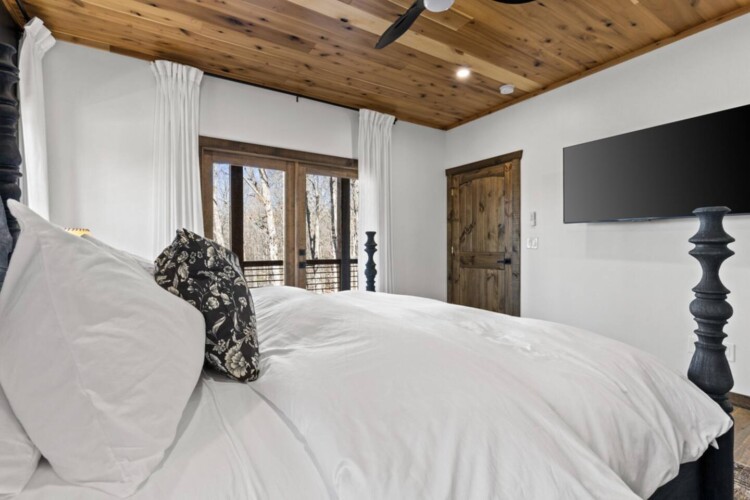 luxury blue ridge ga cabin with hot tub