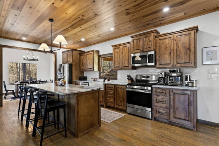 luxury blue ridge ga cabin with hot tub