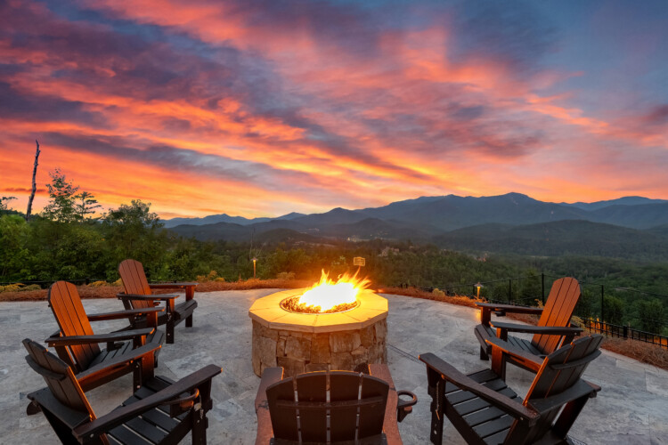 smoky mountain cabins with pools