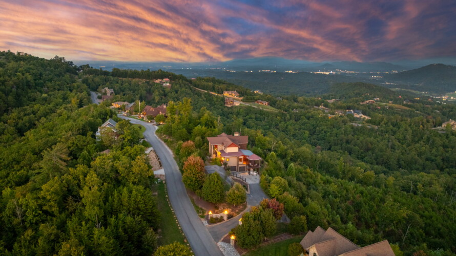 smoky mountain cabins with pools