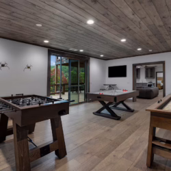 luxury blue ridge georgia cabin with hot tub and gym