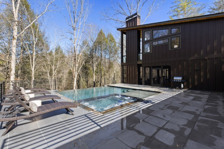 cabin rentals in north georgia with swimming pools