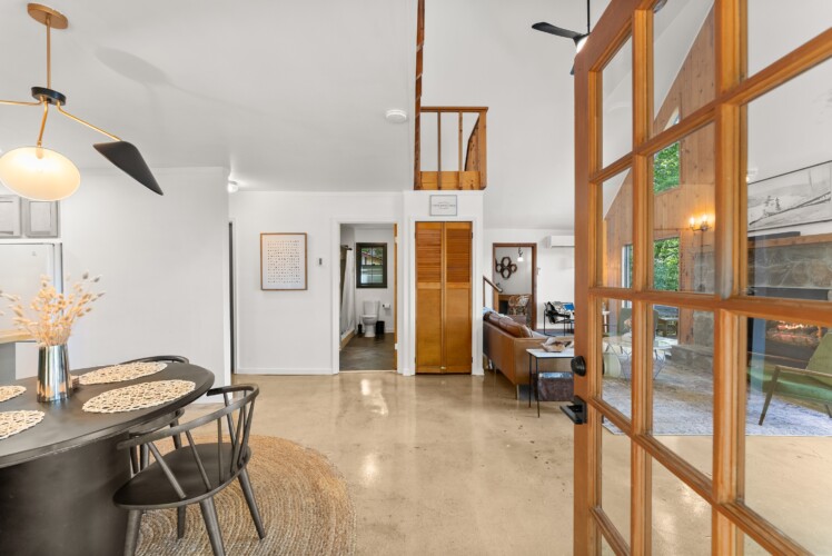 pet friendly cabins near helen ga