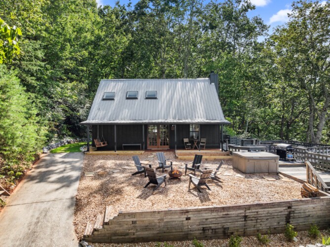 pet friendly cabins near helen ga