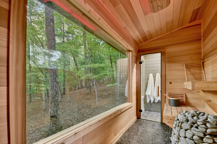 mineral bluff cabin with hot tub and mountain views