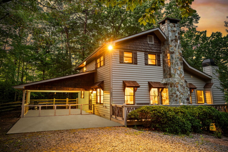 blue ridge georgia cabin with hot tub