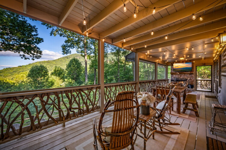 blue ridge georgia cabin with hot tub