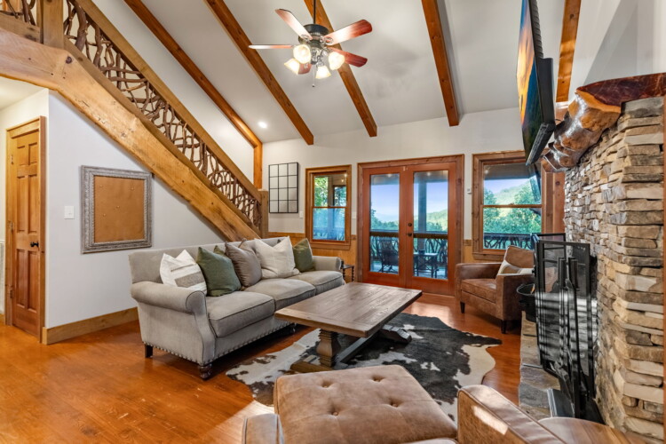 blue ridge georgia cabin with hot tub