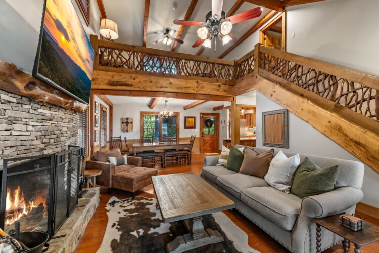 blue ridge georgia cabin with hot tub
