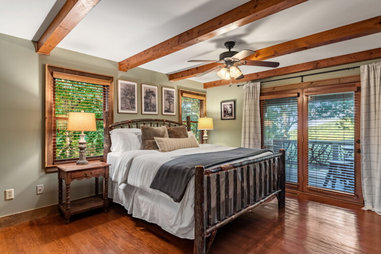 blue ridge georgia cabin with hot tub
