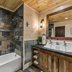 blue ridge georgia cabin with hot tub