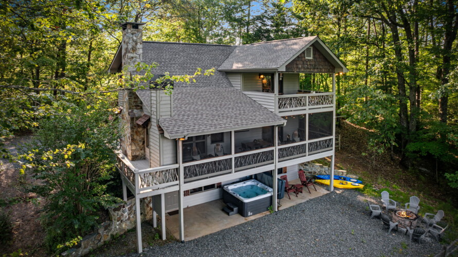 blue ridge georgia cabin with hot tub