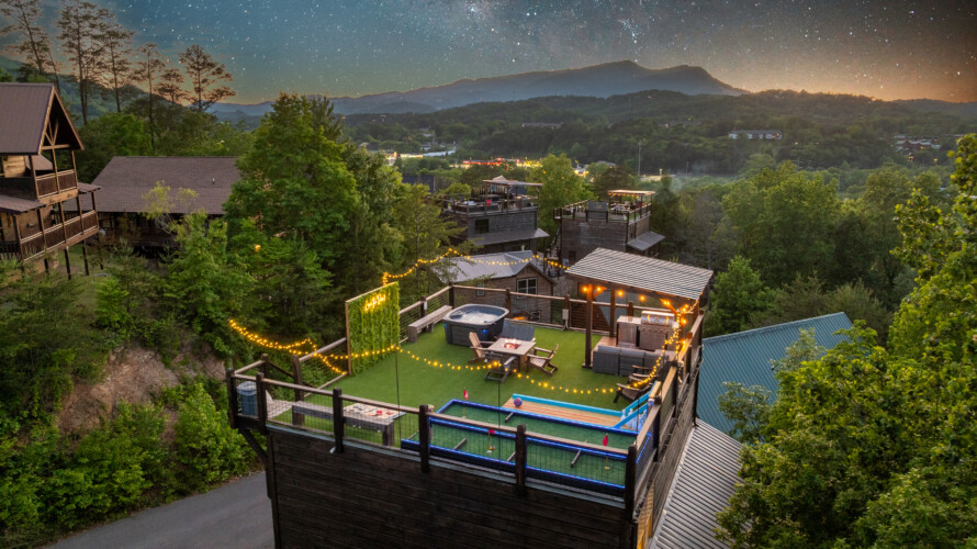 cabins in pigeon forge with swimming pools