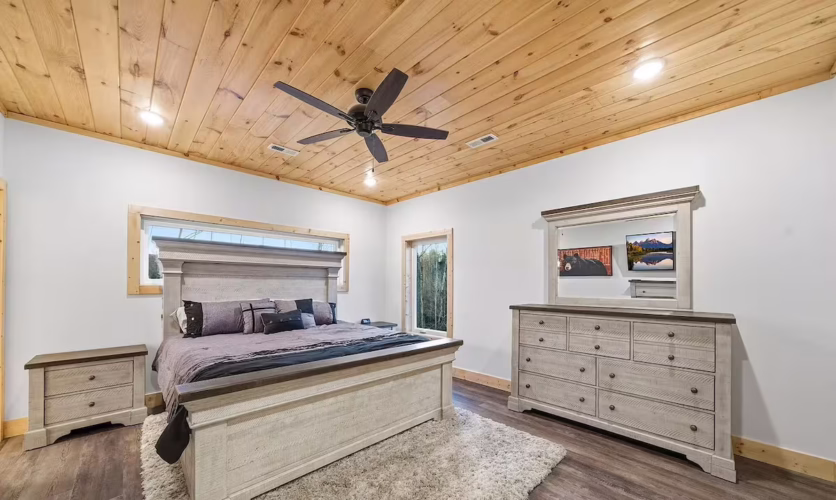 gatlinburg cabin with pool inside