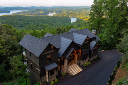 6br luxury north georgia cabin with lake views