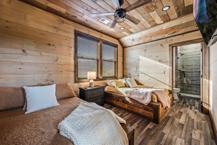big cabins in pigeon forge tn