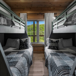 large group cabins in pigeon forge