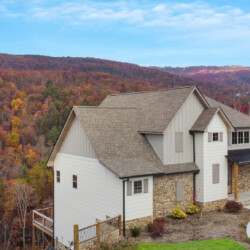 large group cabins in pigeon forge