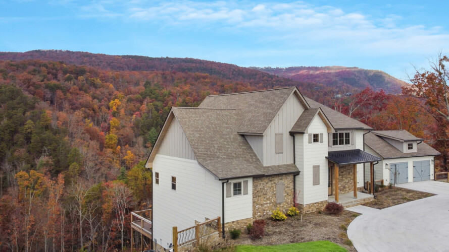 large group cabins in pigeon forge